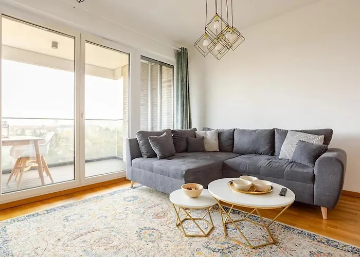Hj 18 By Rockchair Apartments L Superhost Status L Super Flat, 2 Bedrooms 2 Bathrooms Balcony Elevator Welcomes You!
