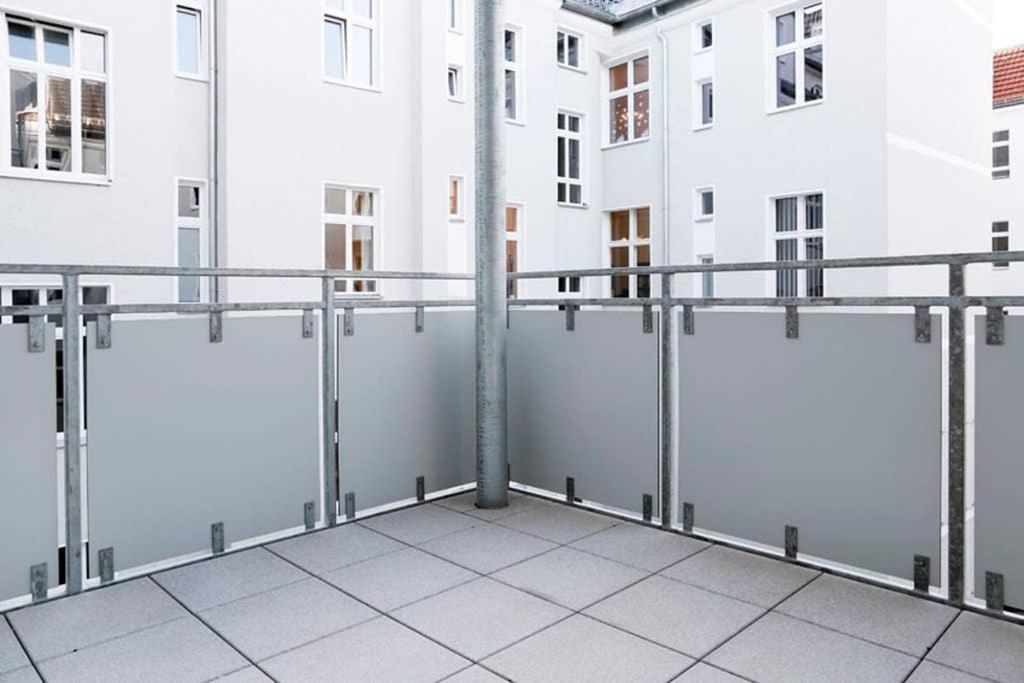 Apartamento Sc 06 By Rockchair L Superhost Status L 4 Bedrooms Boxspringbeds 2 Bathrooms Balcony Elevator - Cozy Family & Business Flair Welcomes You!