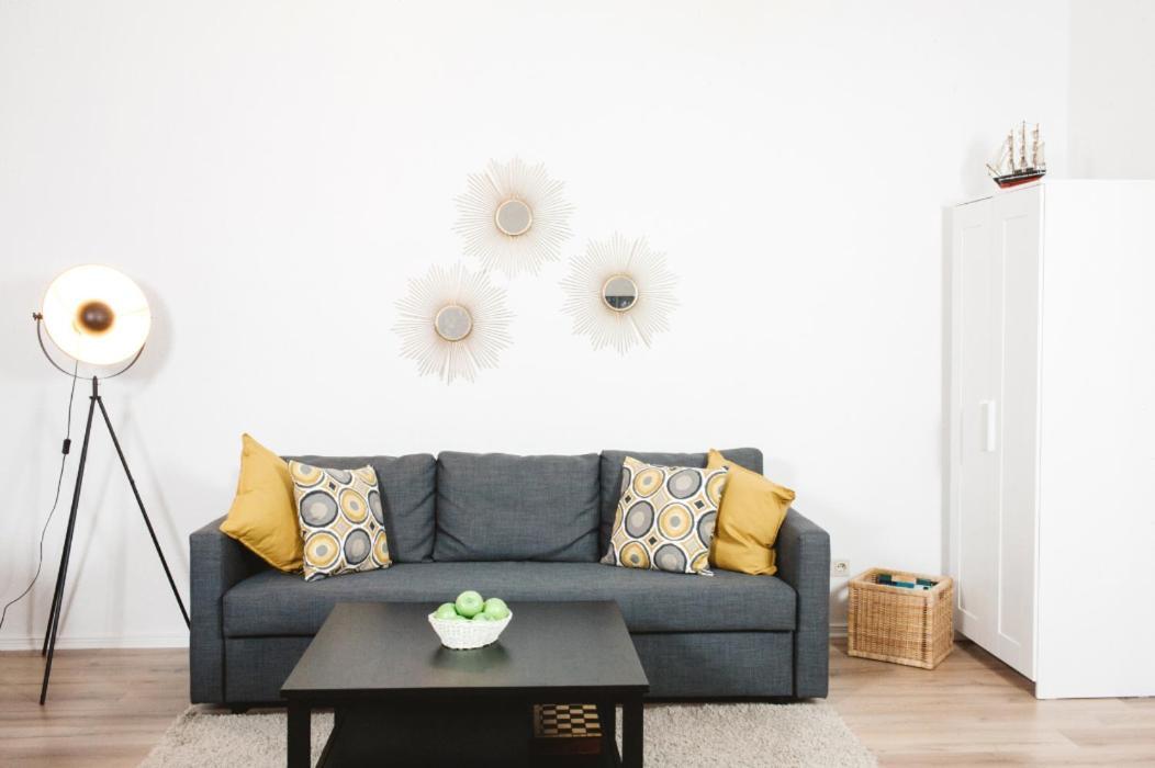 Family For 6 Guests, Mitte Moabit Apartment