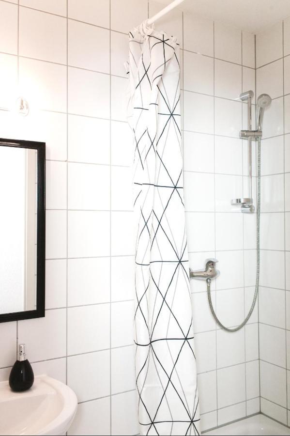 Family For 6 Guests, Mitte Moabit Apartment *