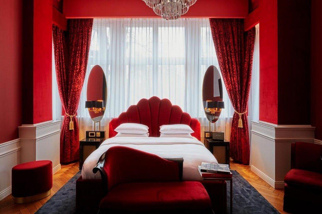 Provocateur Berlin, Part Of Sircle Collection 4*