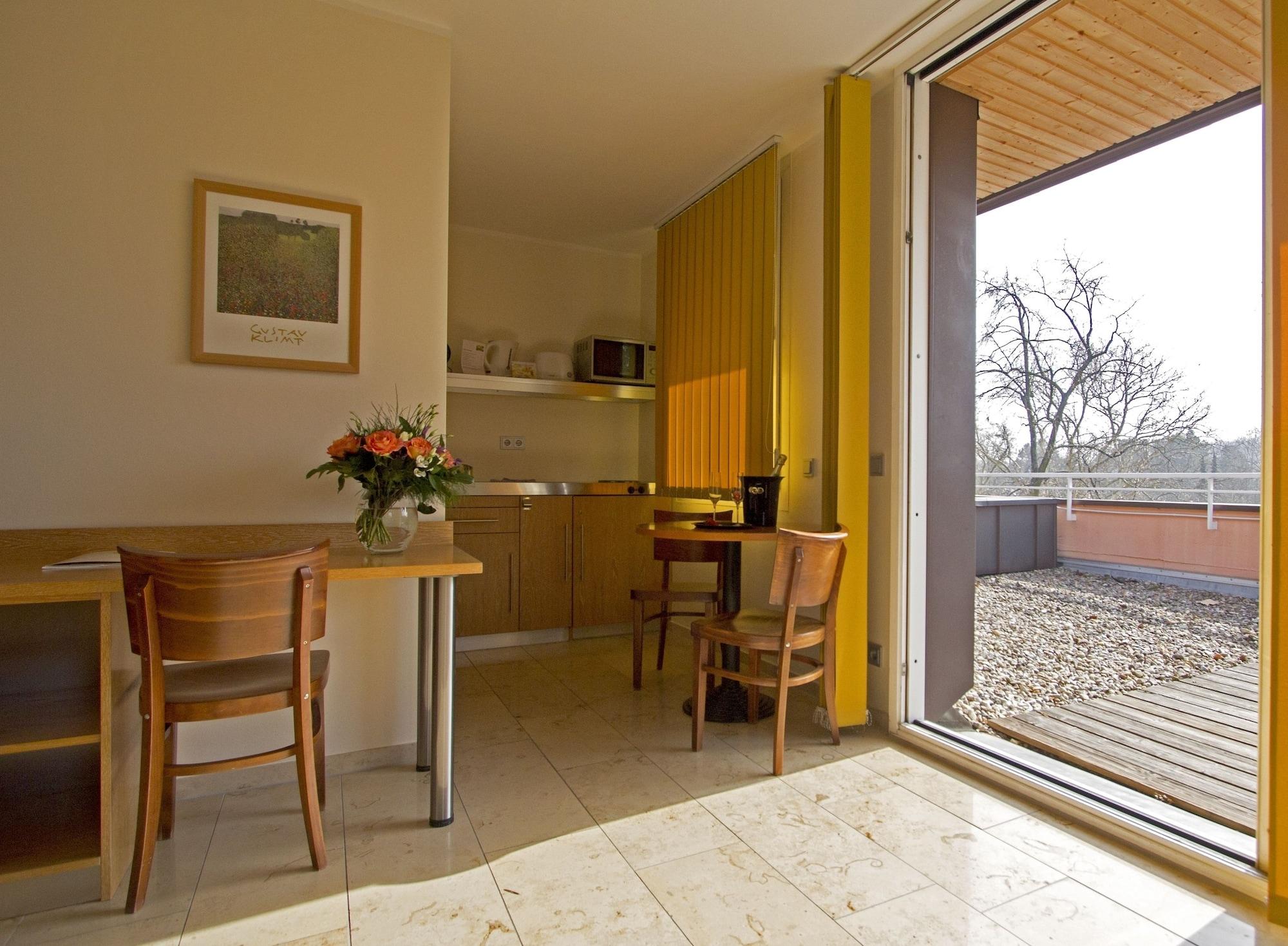 Westlife Apart Hotel