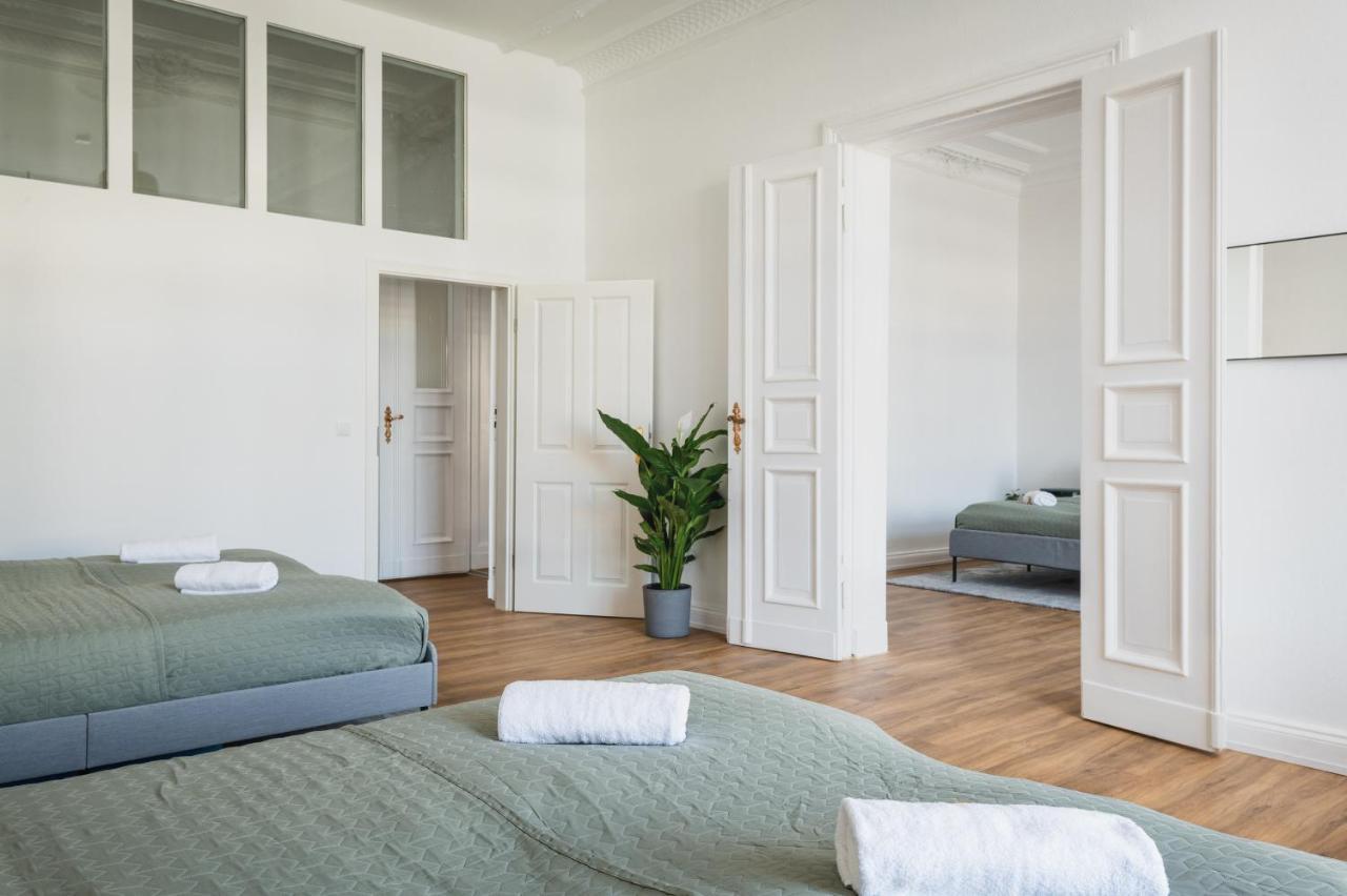 Riesiges Nahe Kudamm Sehr Schoner Altbau 123m2 Gross 12 Gaste * Berlim
