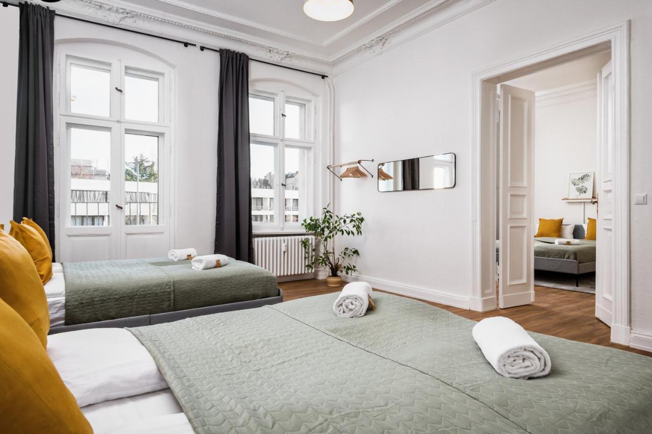 Apartamento Riesiges Nahe Kudamm Sehr Schoner Altbau 123m2 Gross 12 Gaste *