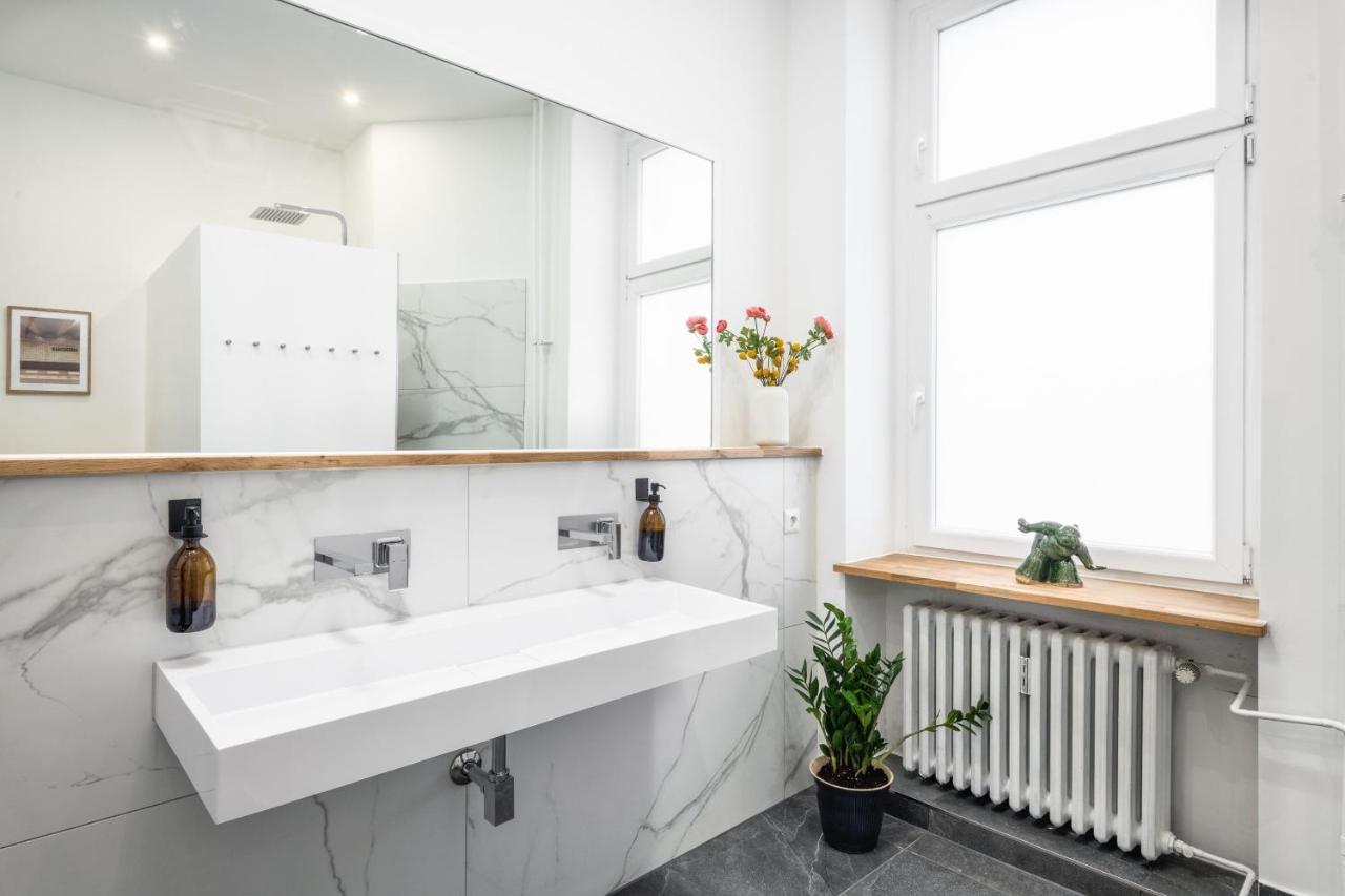 Apartamento Riesiges Nahe Kudamm Sehr Schoner Altbau 123m2 Gross 12 Gaste *