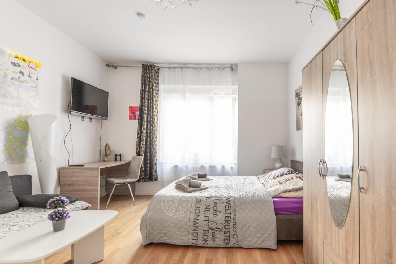Apartment A Stylish In The Center Of True Berlin