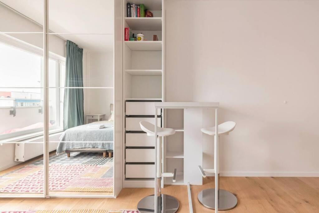 Apartment Modern In Central