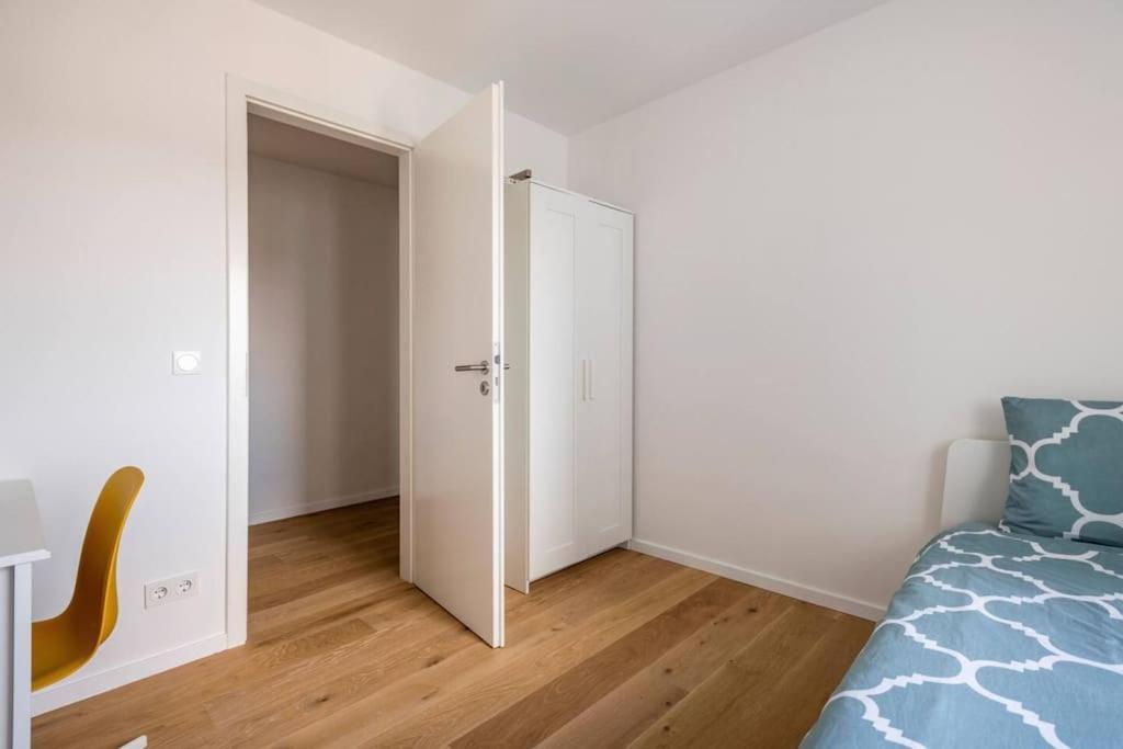 Modern In Central Apartment *