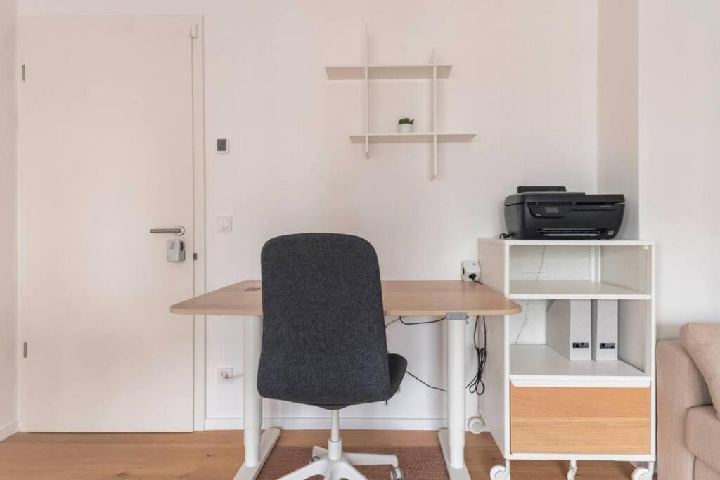 Modern In Central Apartment