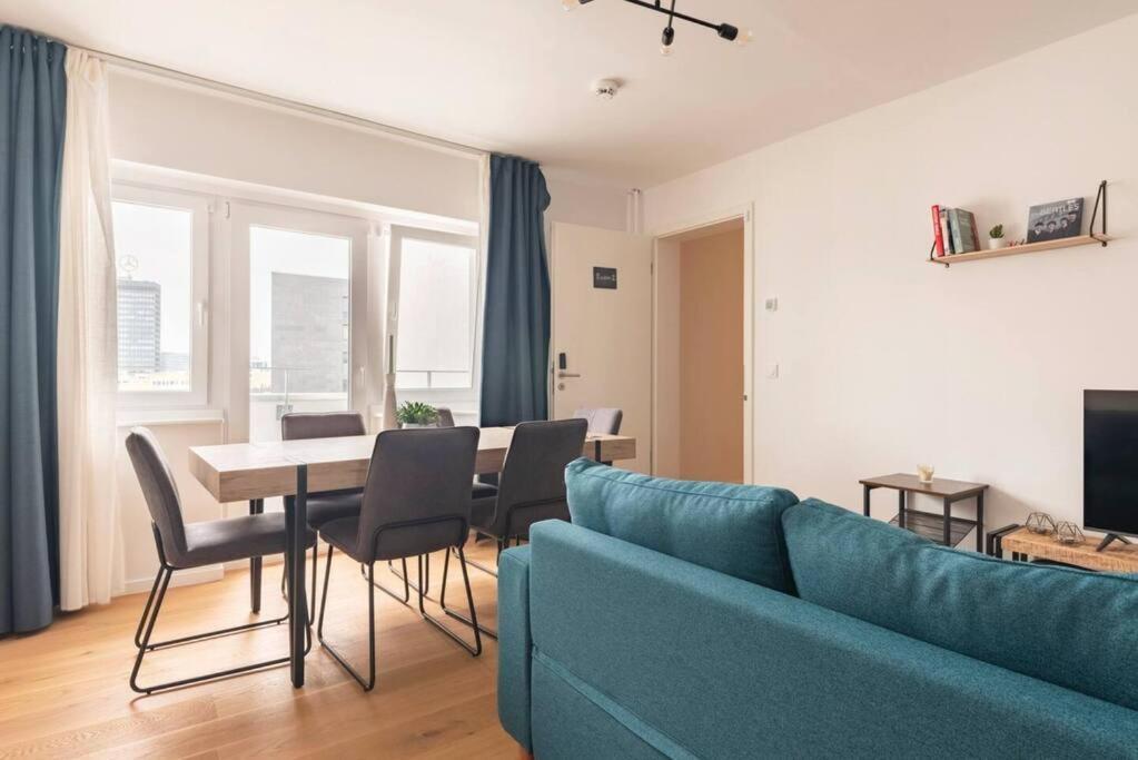 Apartment Modern In Central