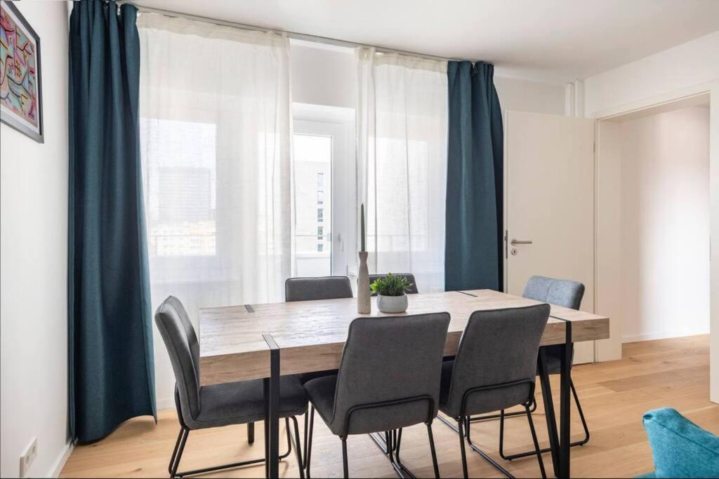 Modern In Central Apartment