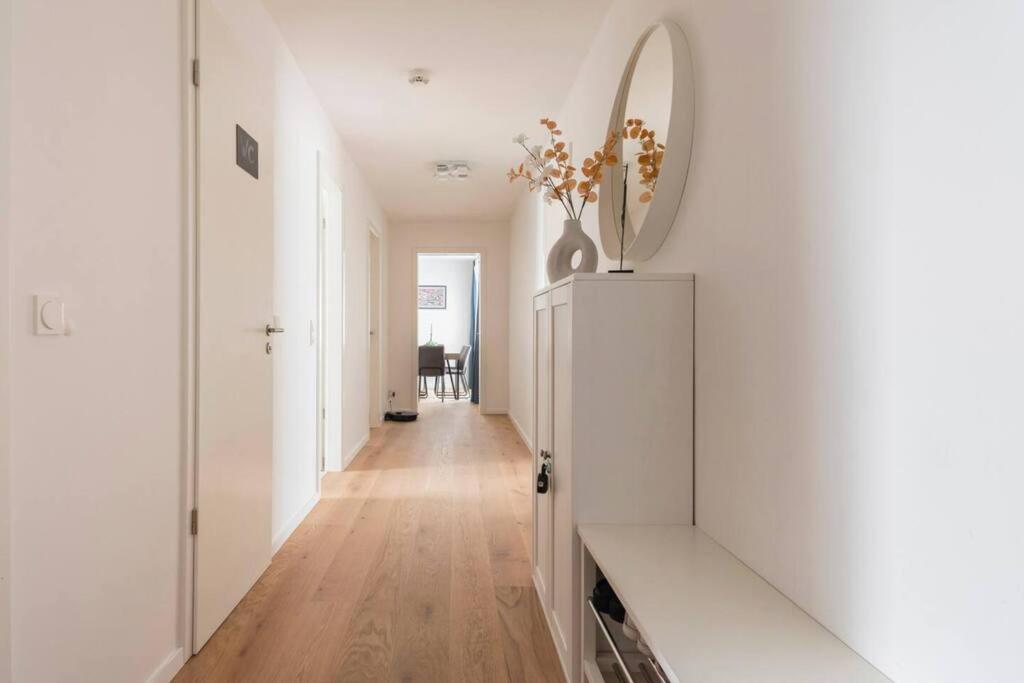 Modern In Central Apartment *
