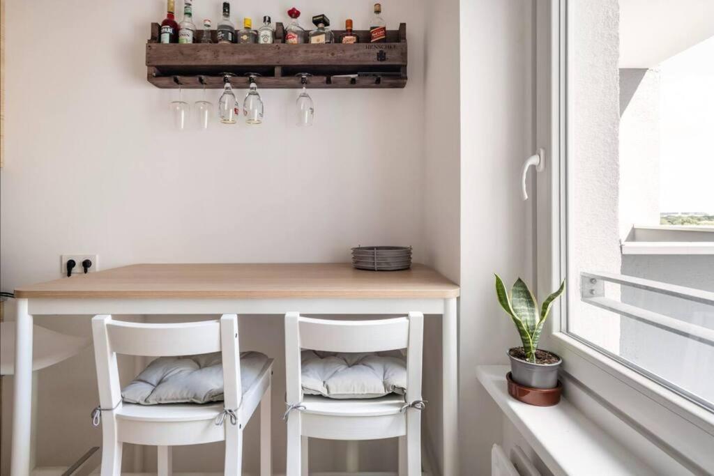 Modern In Central Apartment *