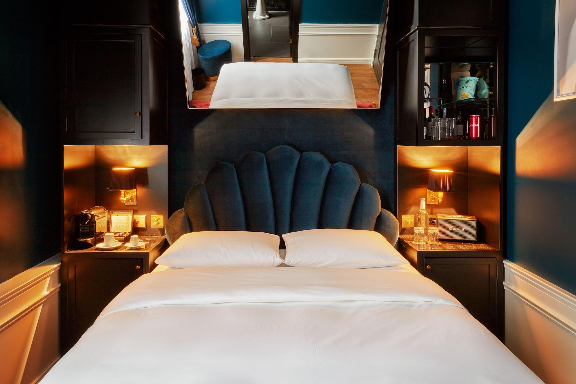 Provocateur Berlin, Part Of Sircle Collection 4*