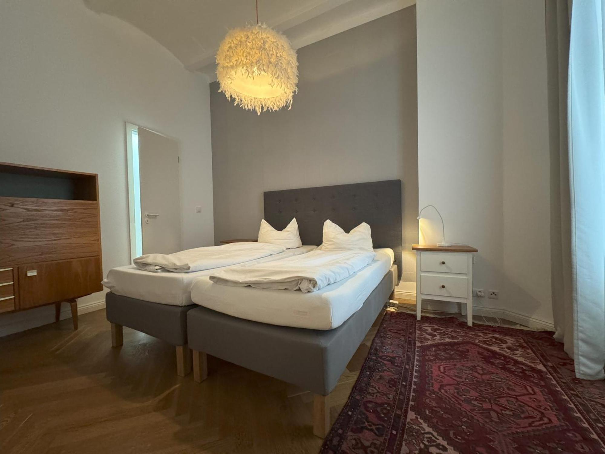 M M 70's Style Apartment