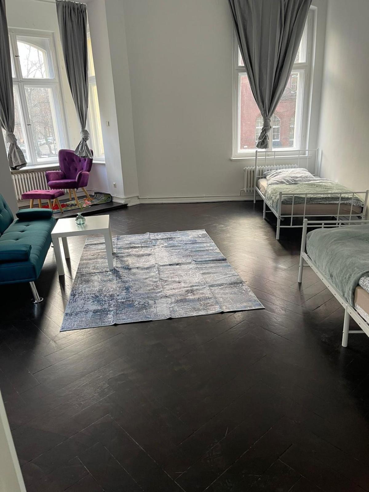 5-room Schoeneberg Apartment Berlin