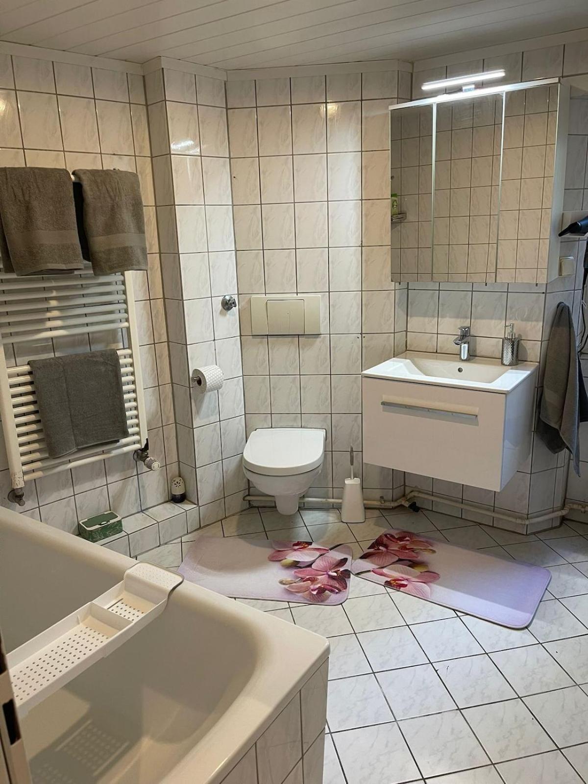 5-room Schoeneberg Apartment