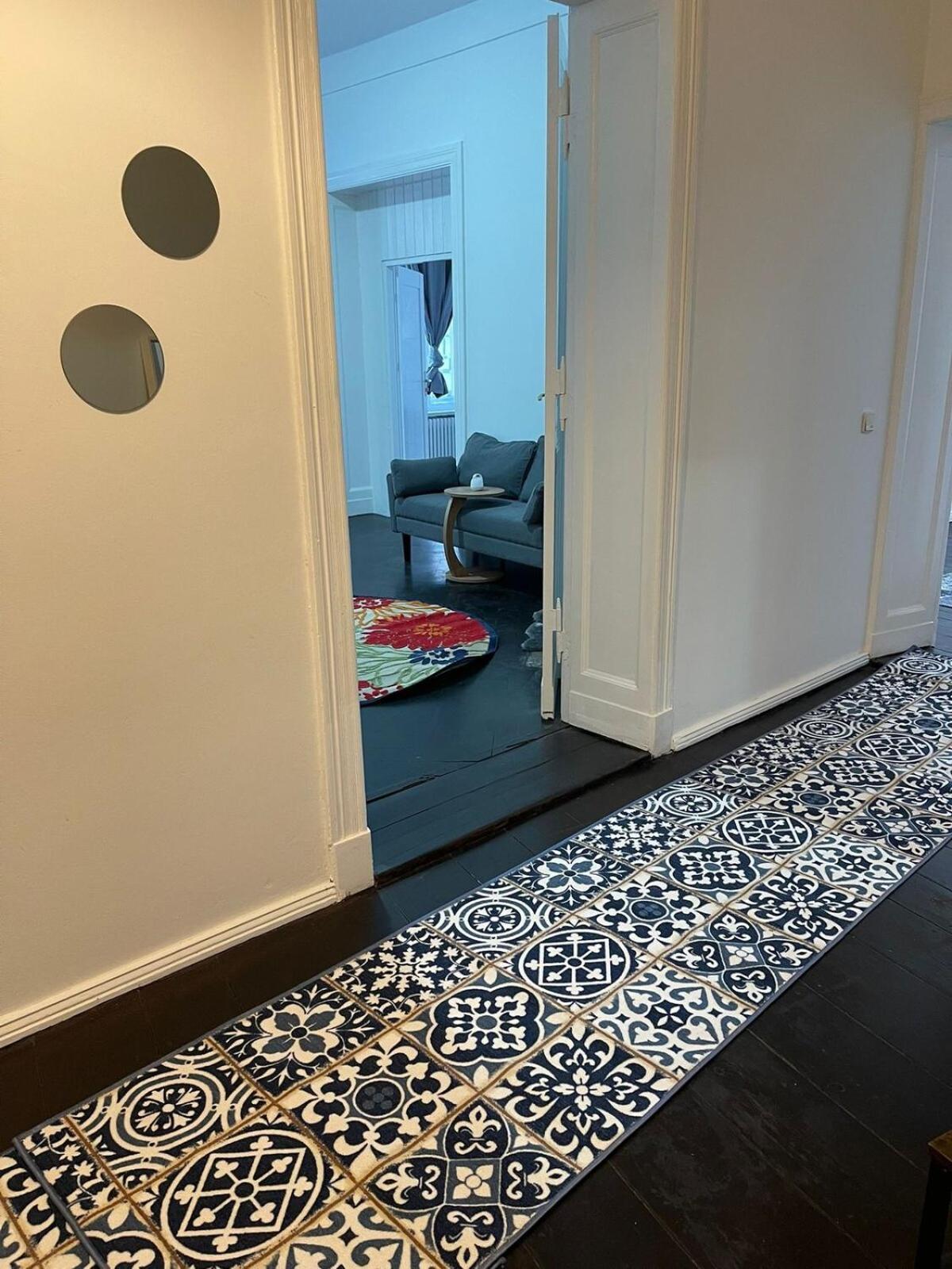 5-room Schoeneberg Apartment