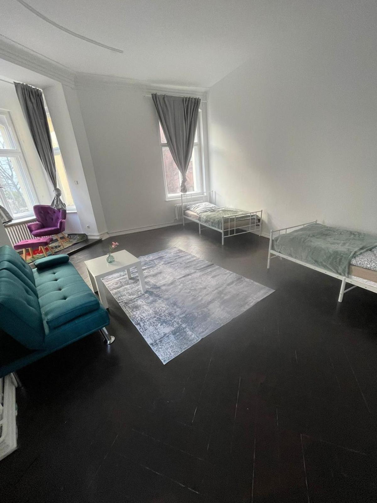 5-room Schoeneberg Apartment Berlin