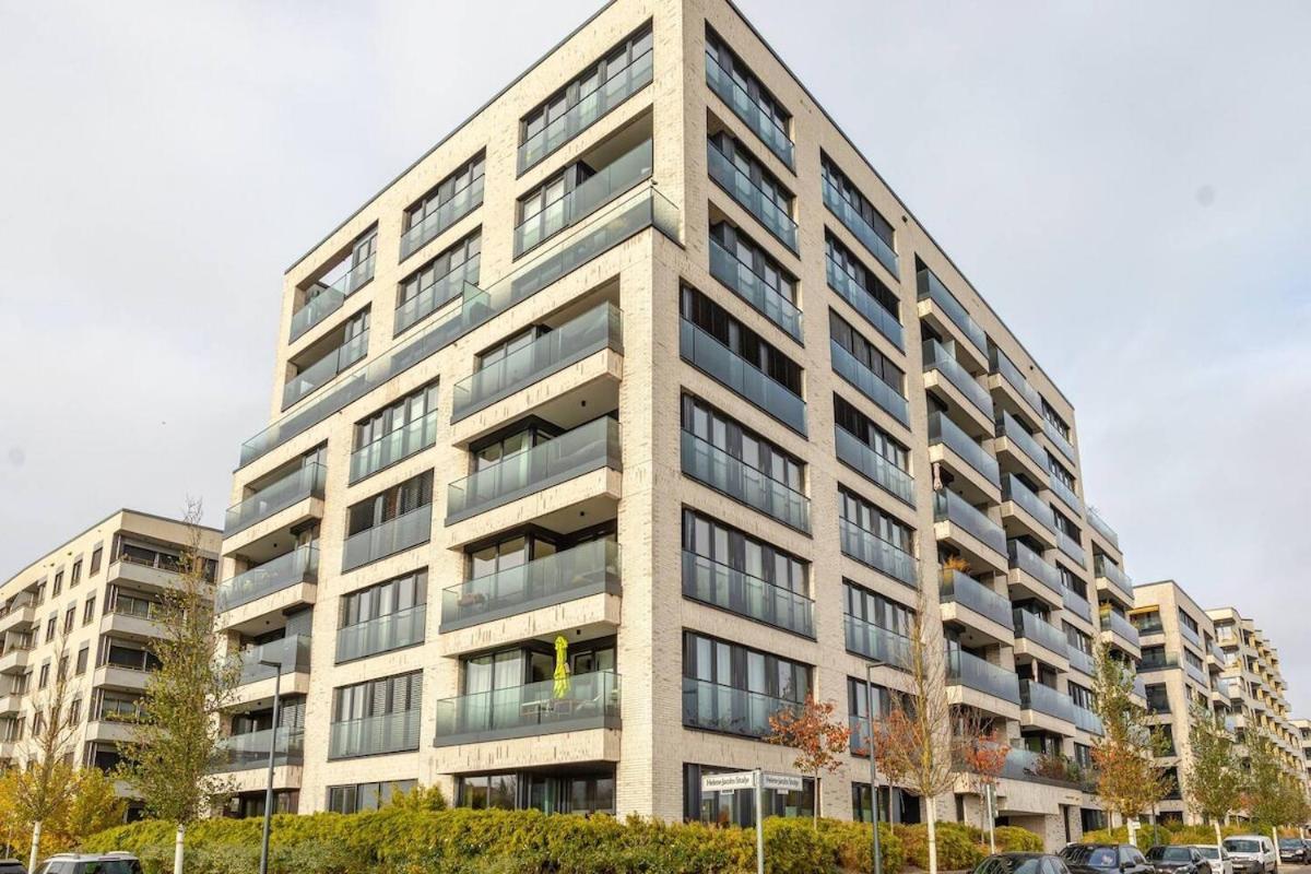 Apartment Hj 18 By Rockchair Apartments L Superhost Status L Super Flat, 2 Bedrooms 2 Bathrooms Balcony Elevator Welcomes You! *