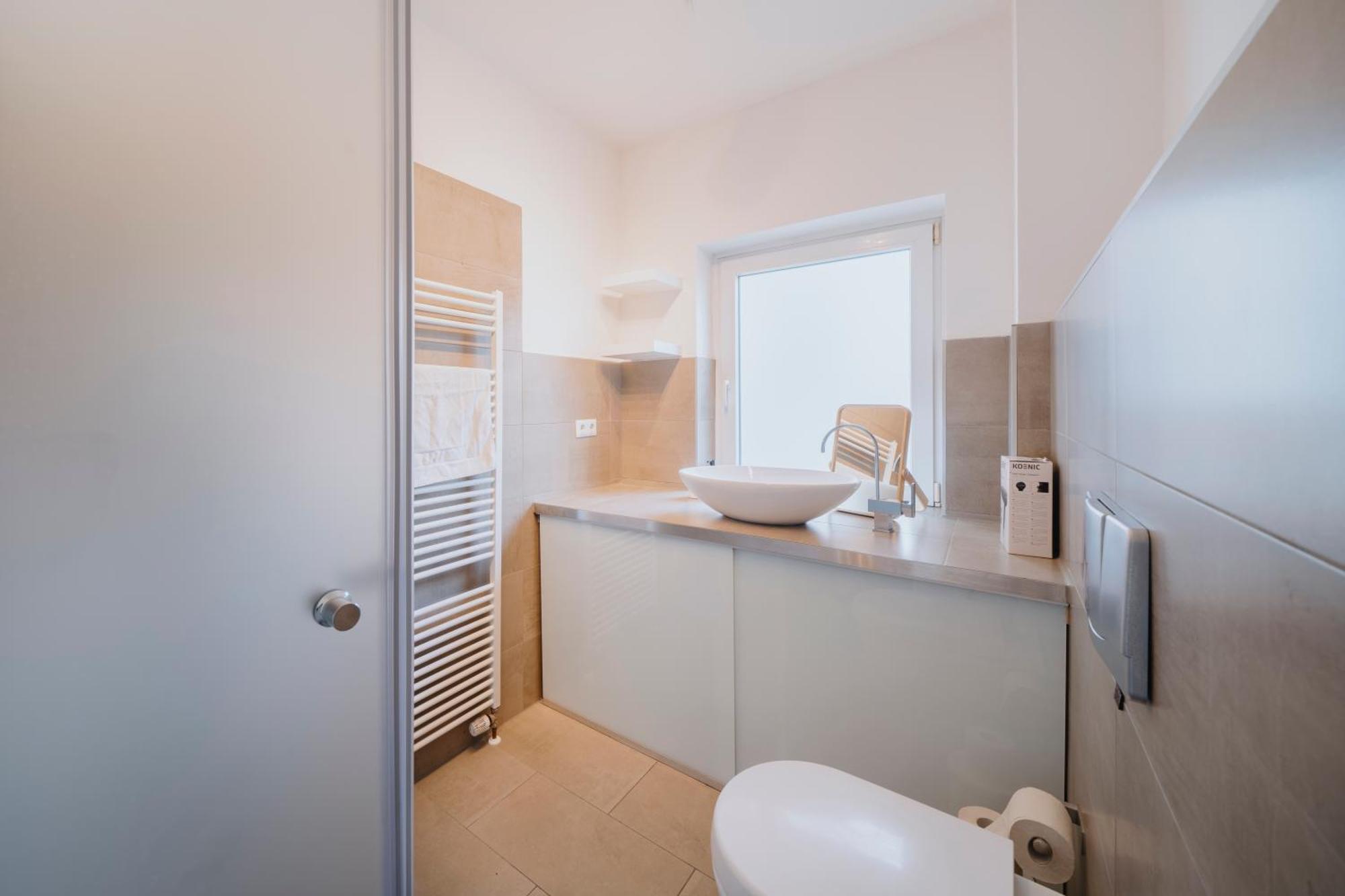 Lovely With Balcony - Cozy , Near Kadewe & Kurfuerstendamm * Berlim