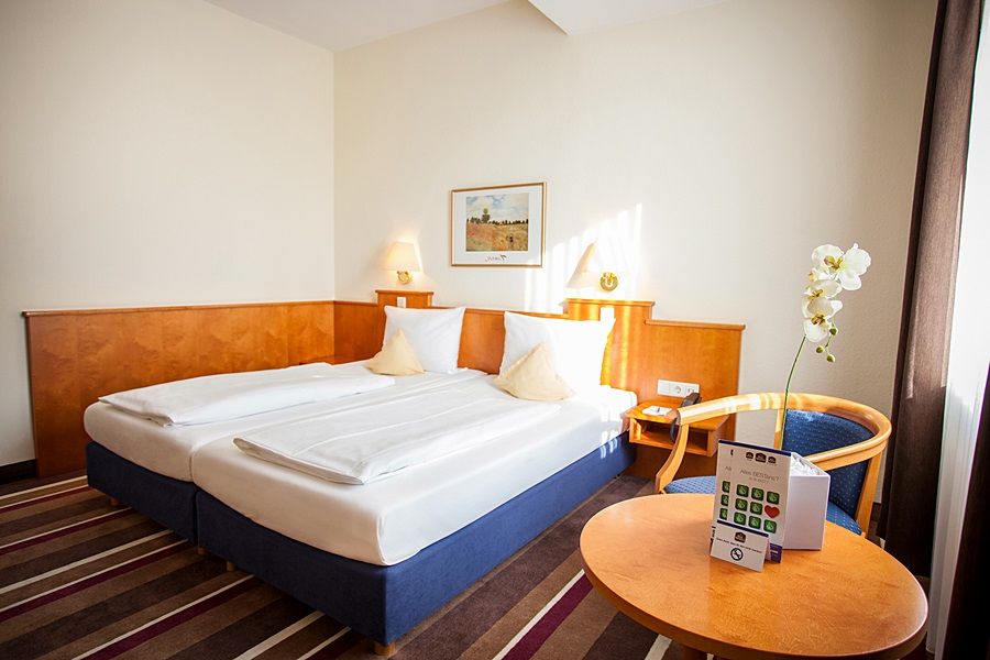 Centro West Hotel