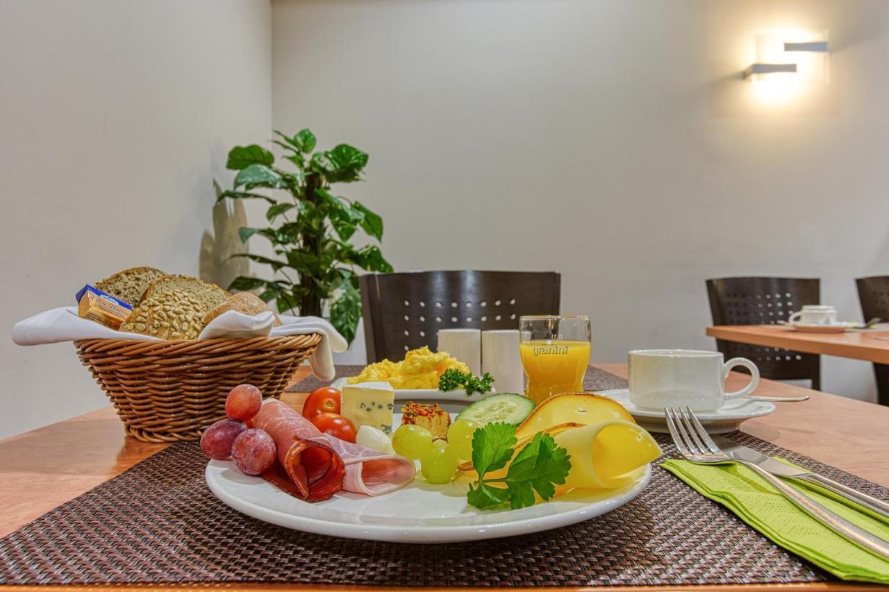 Centro West 4*