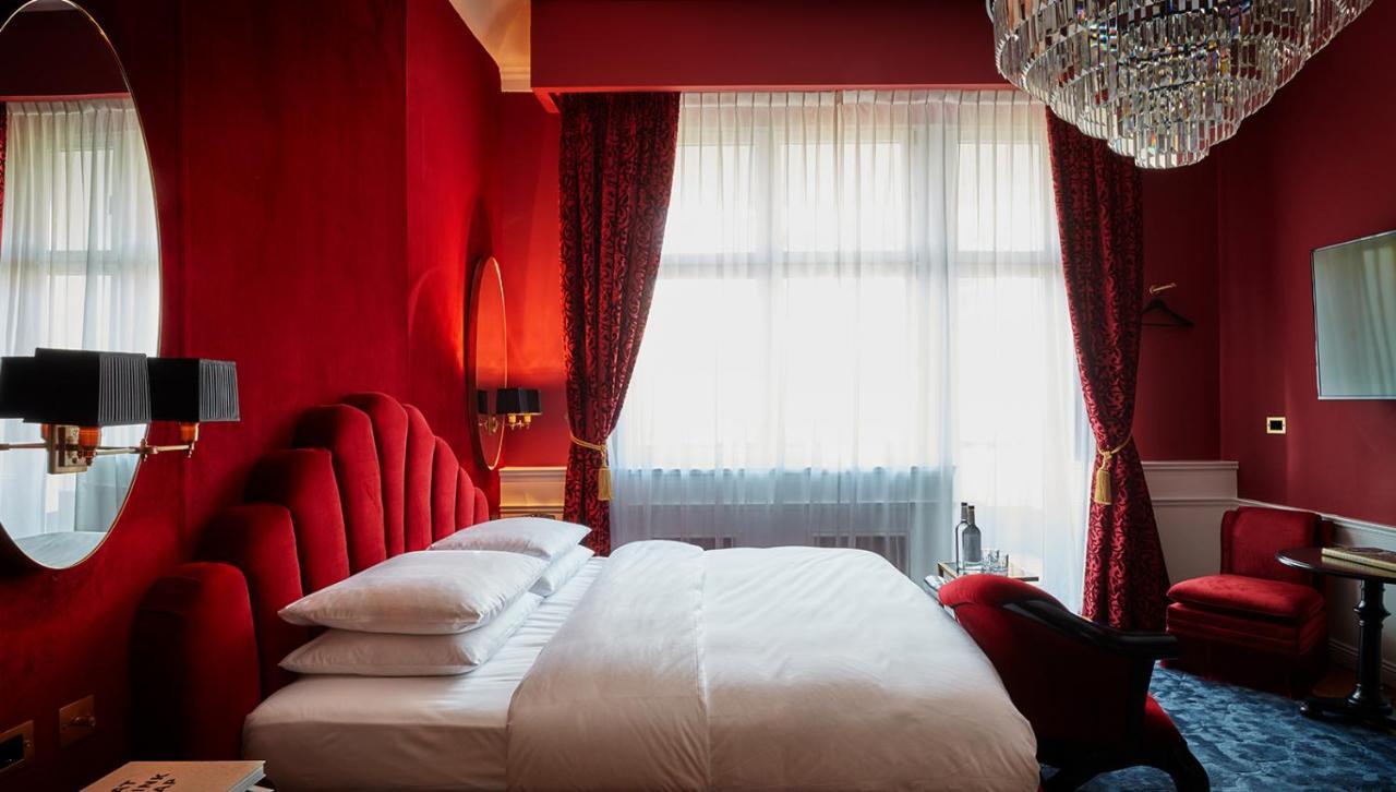 Provocateur Berlin, Part Of Sircle Collection 4*