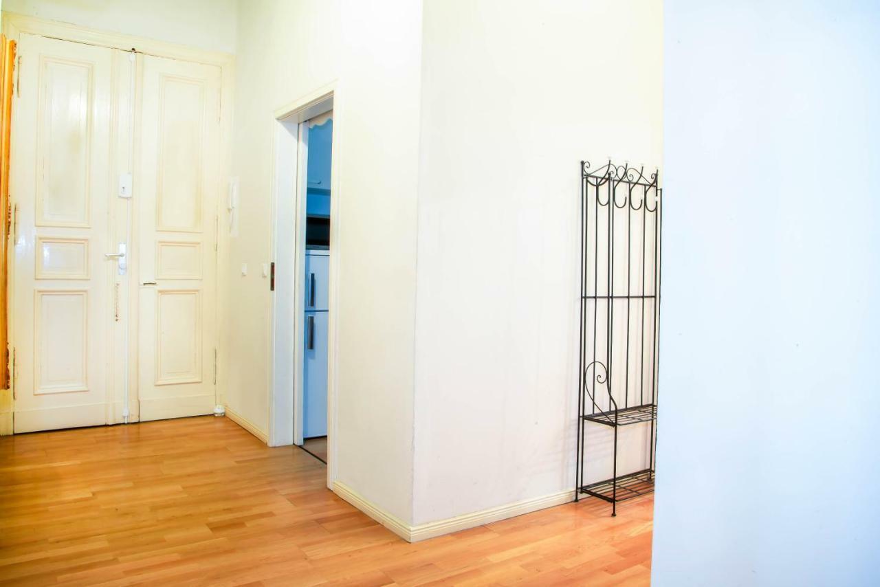 Apartment Winsstr. 68 *