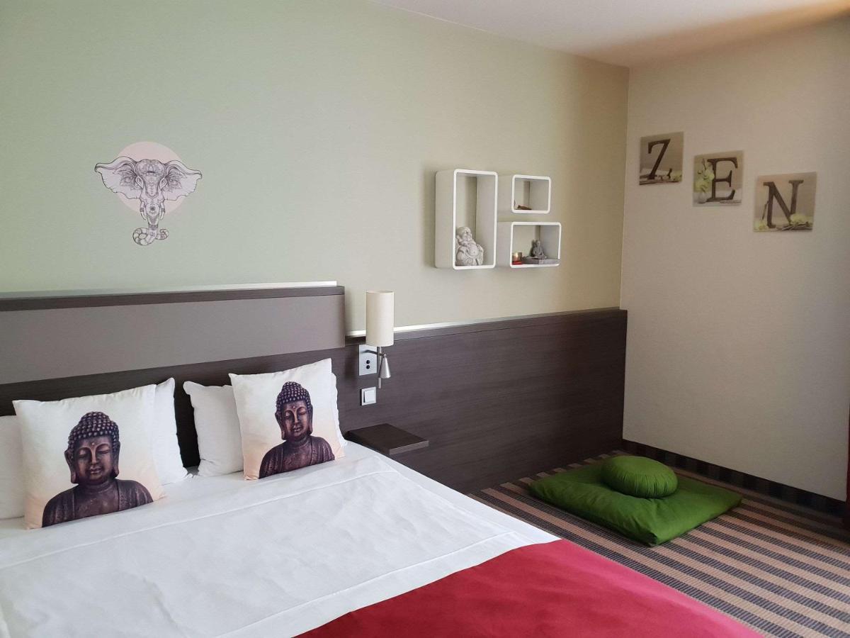 Mercure Airport Tegel 4*