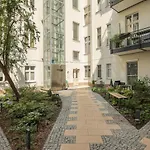 4 Personen Altbau Apartment Nahe Kurfuerstendamm - Romeo & Julia