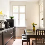 Spacious&Stylish Loft Bed Apartment +S-Bahn Access