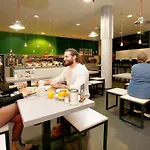 Meininger Hotel Berlin Hauptbahnhof