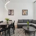 The Tieckstr Loft For Up To 7 People With 2 Bathrooms