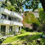 Modern Apartment In Mitte