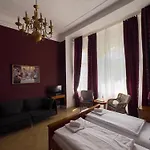 Hotel-Maison Am Olivaer Platz