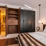 Bright & Modern 4-Bedroom Apartment In The Heart Of Berlin