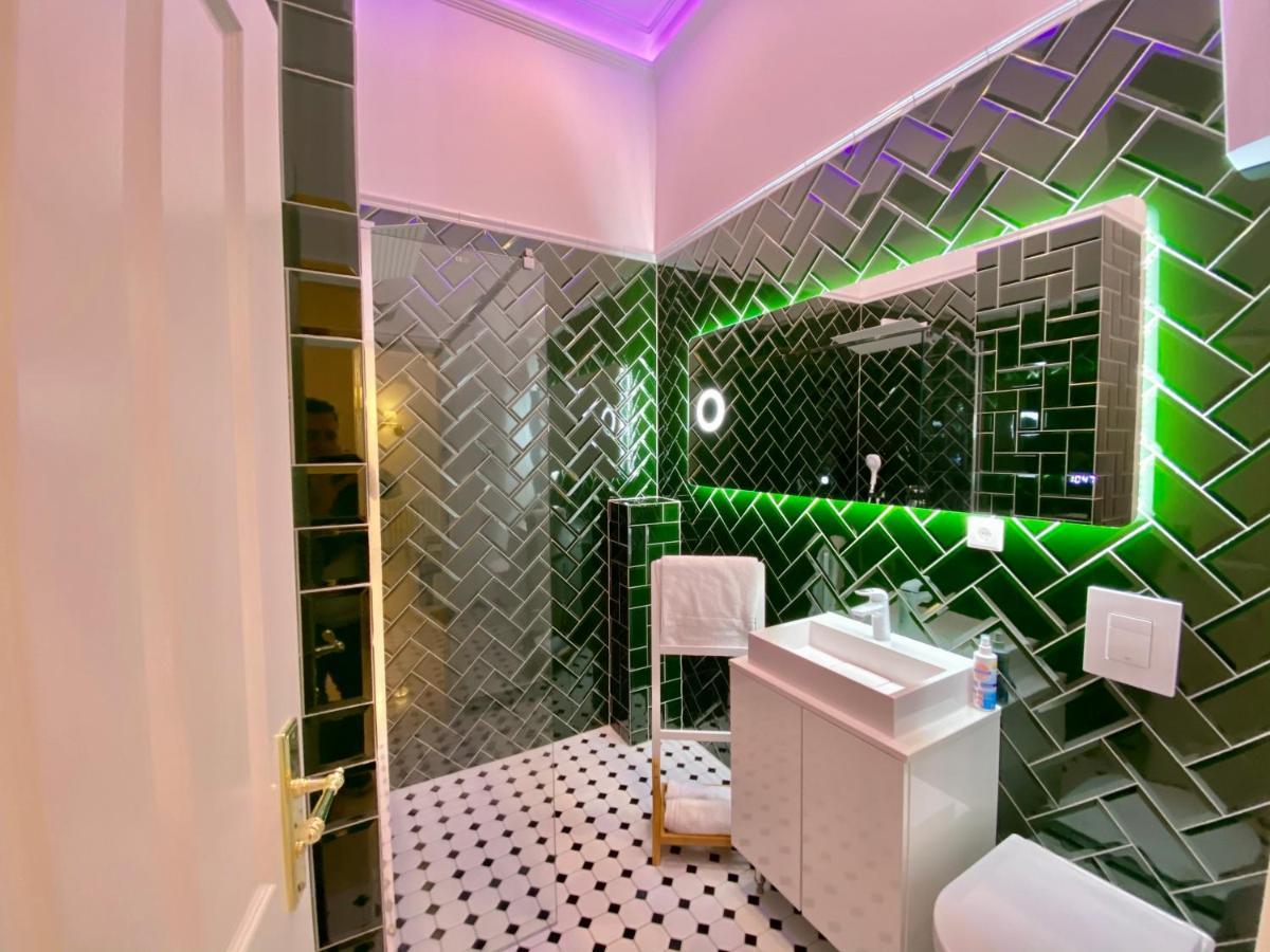 Hevals Palace