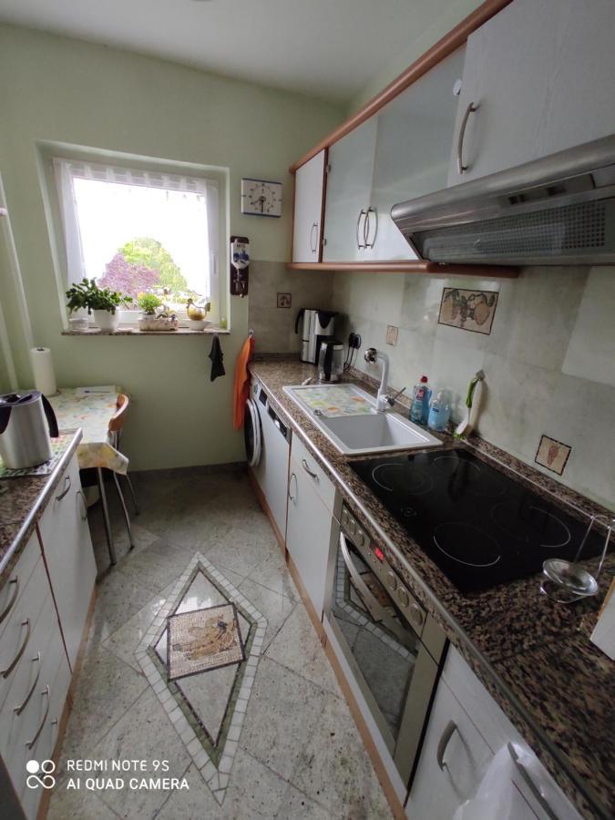 Weltoffenes Privates Gaestezimmer Bei Lgbtq Freundlichen Gastgeber Der Mit In Der Lebt Homestay *