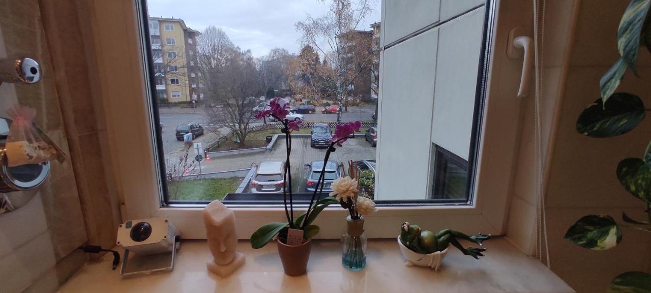 Weltoffenes Privates Gaestezimmer Bei Lgbtq Freundlichen Gastgeber Der Mit In Der Lebt Homestay *