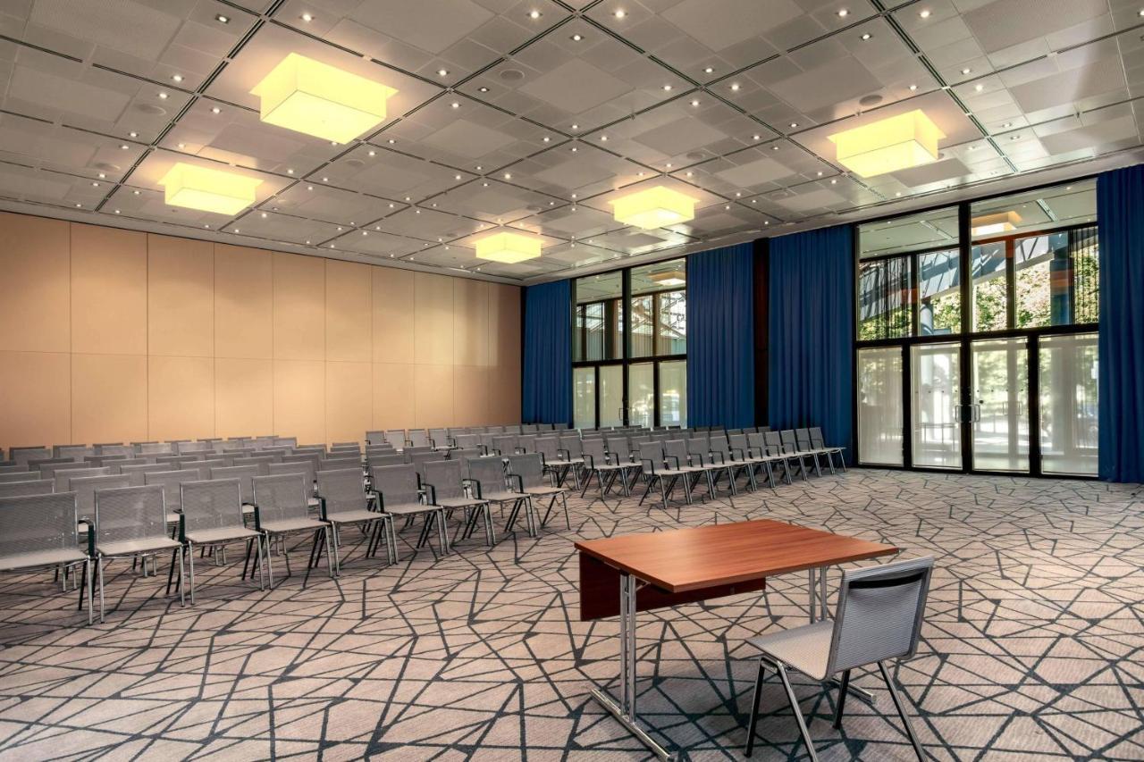 Sheraton Grand Esplanade 5*