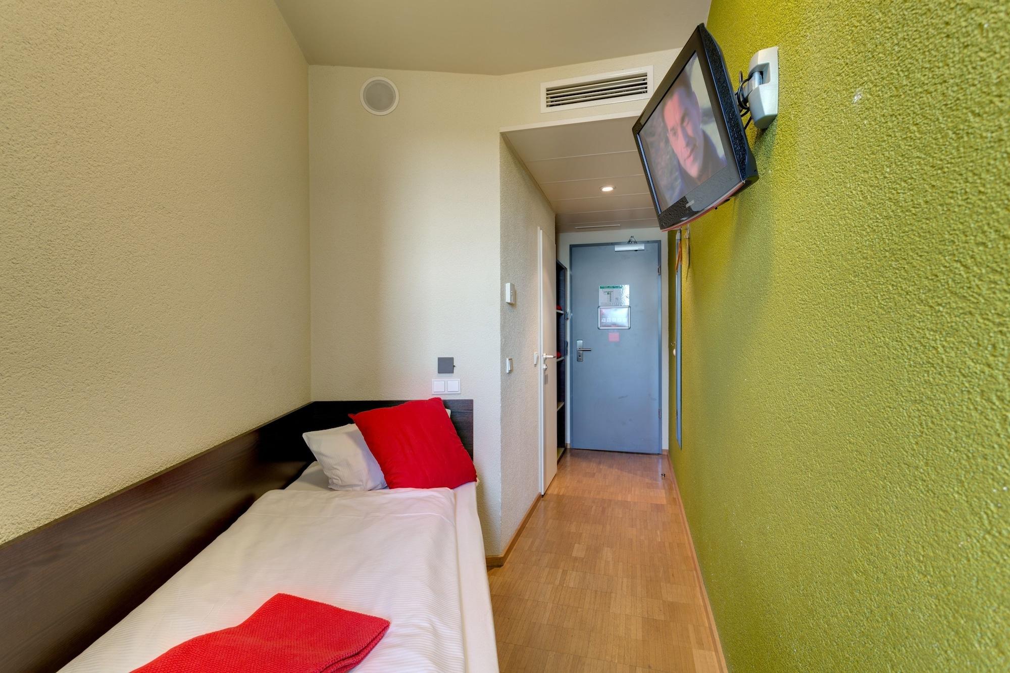 Hotel Meininger Hauptbahnhof 3*
