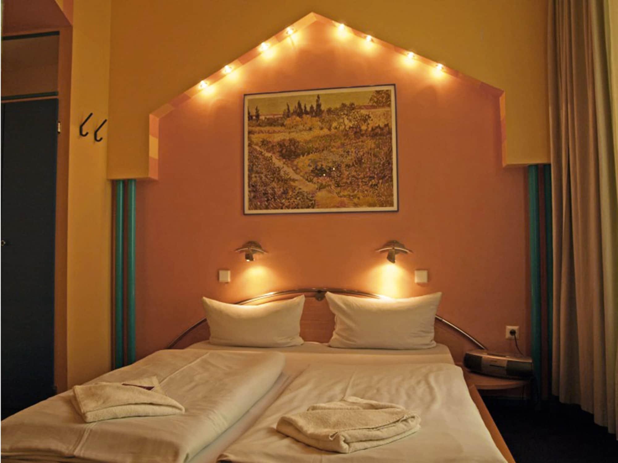 Hotel Art Charlottenburger Hof 3*