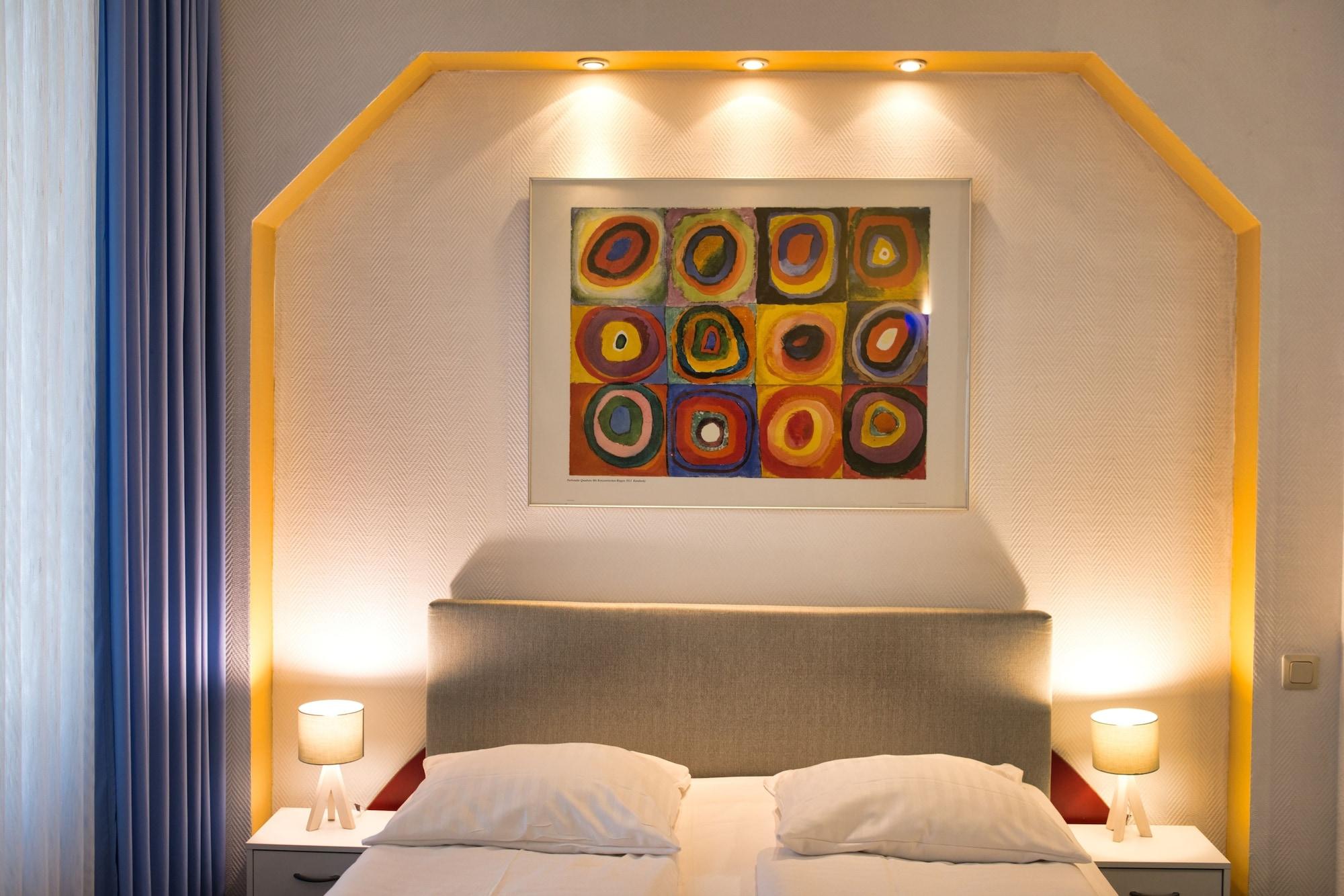 Hotel Art Charlottenburger Hof 3*