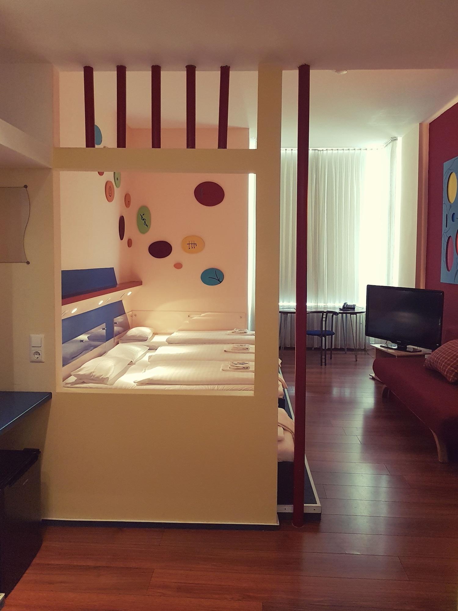 Art Charlottenburger Hof 3*