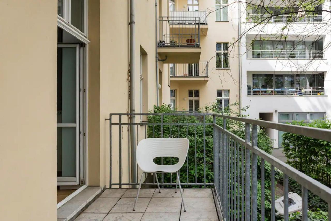 Luxury 2 Bedroom Apartment In The Heart Of Mitte, Berlin *