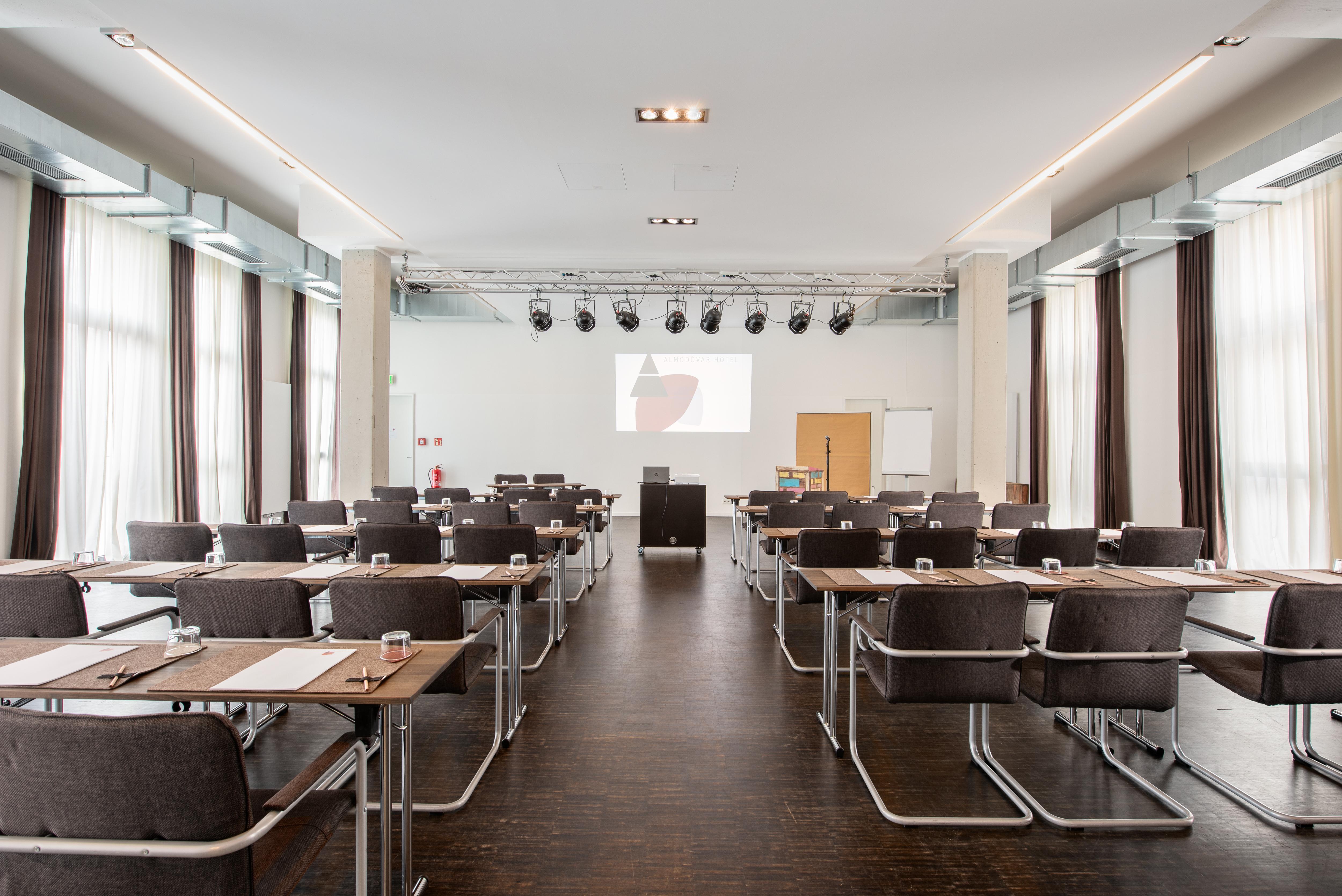 Numa Boxer Aparthotel