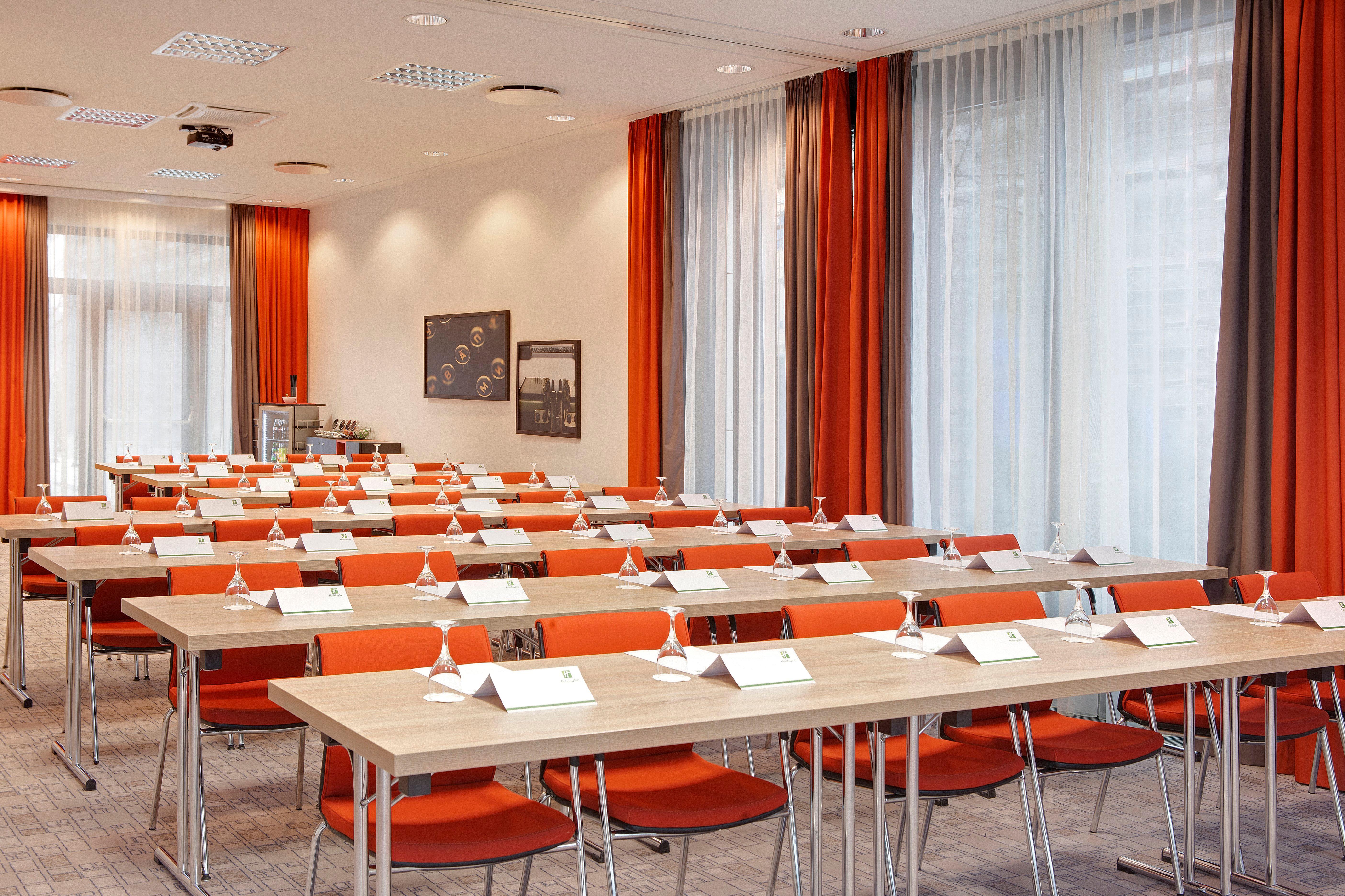 Hotel Holiday City East Side By Ihg 4*