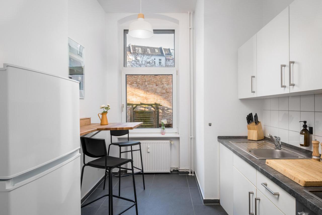 Sonnig Alexanderplatz: Spacious Group-friendly Apartment *