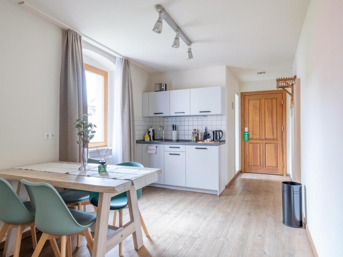 Schoenhouse Avenue - Digital Access Apartment
